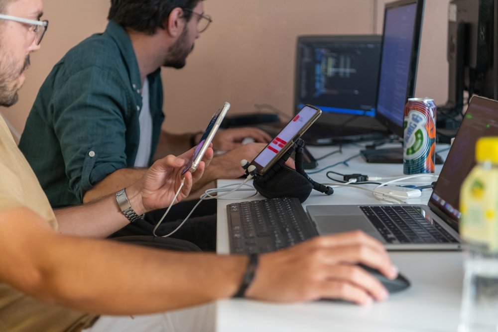 Generative AI in Mobile App Development: Opportunities and Challenges